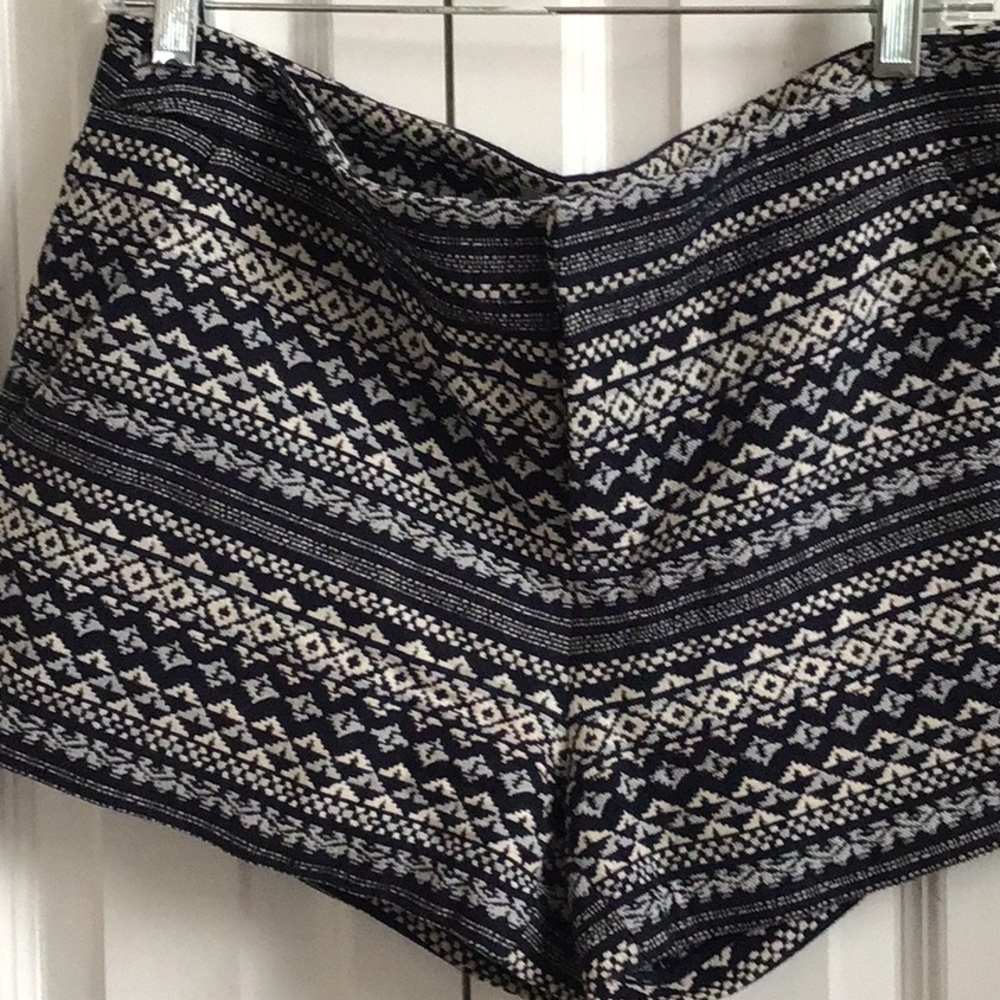 Joie shorts black and white